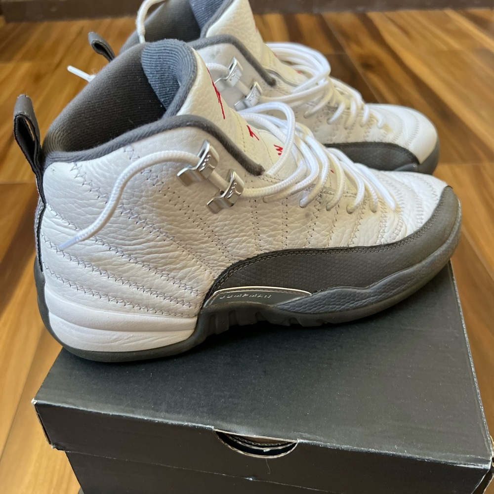 Jordan size 7 - Picture 6 of 7